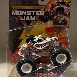 Monster Jam - Monster Mutt Dalmatian 2025 Series 42 / 1:64 Scale